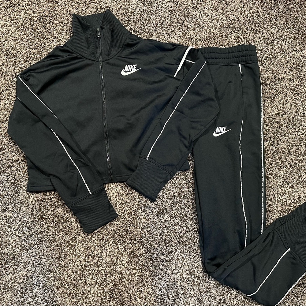 Nike girls size XL Black Tracksuit Set